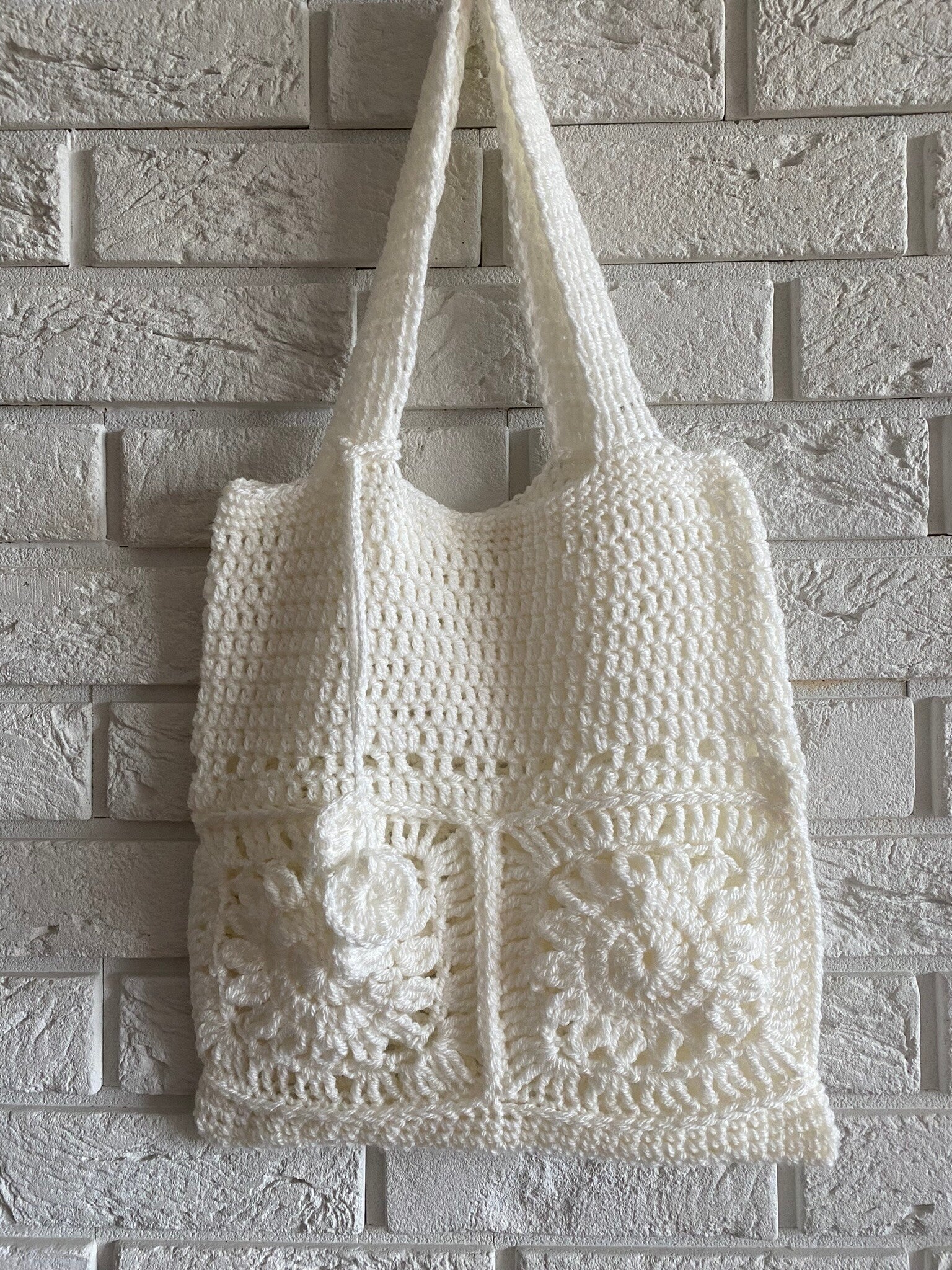 Everyday No. 13 – Handmade Crochet Tote Bag with Floral Motifs