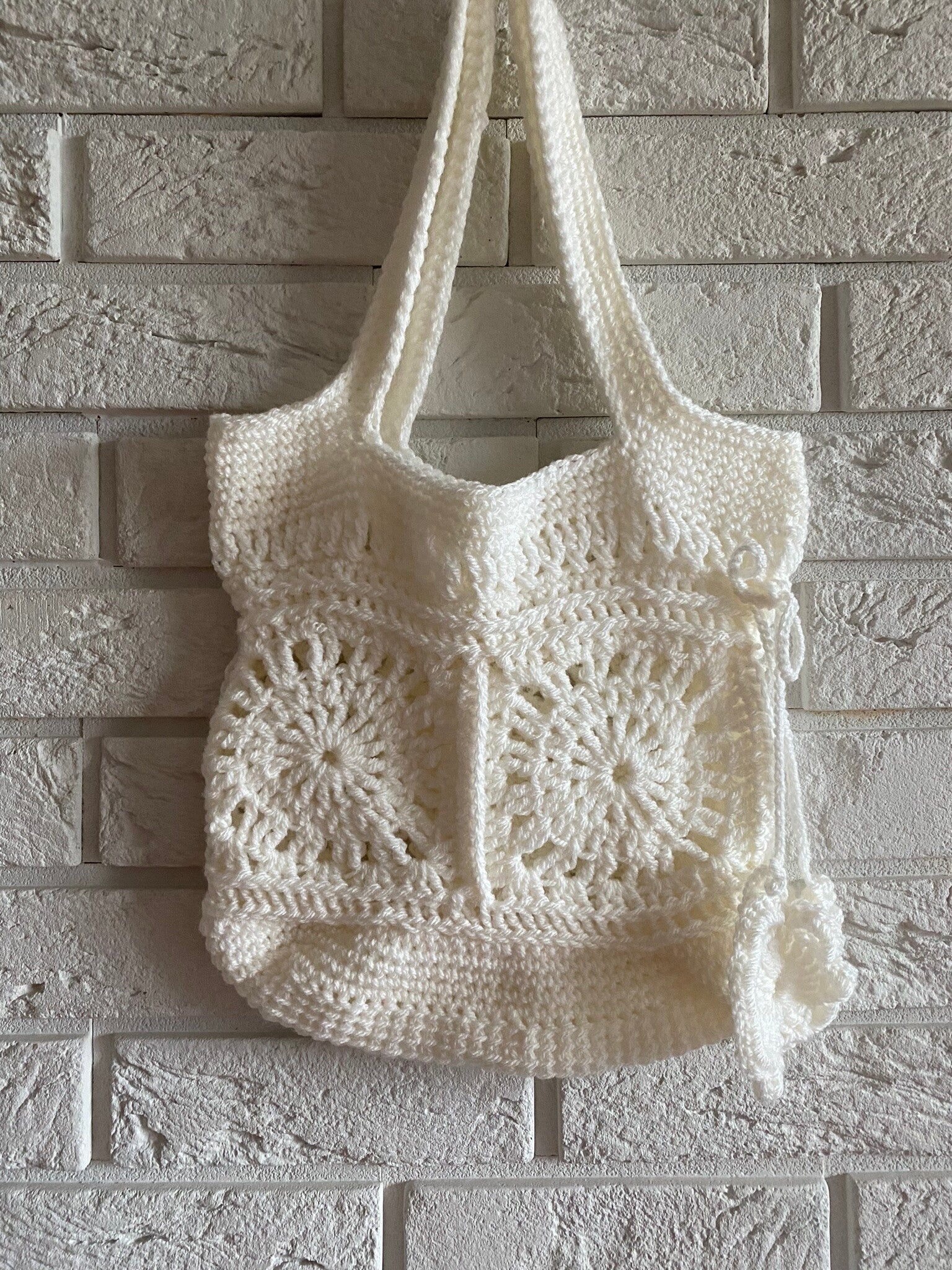 Everyday No. 14 – Handmade Crochet Shoulder Bag with Floral Charm