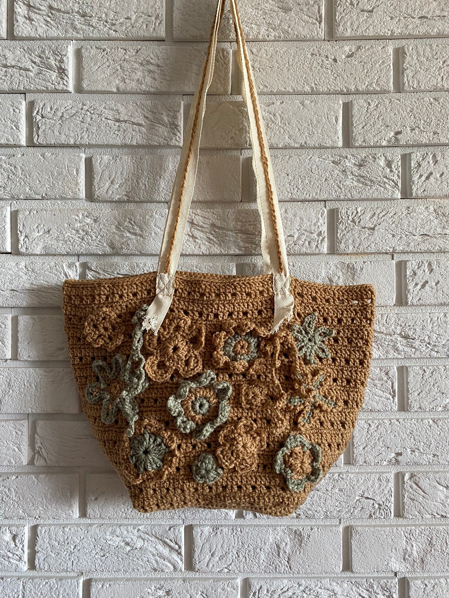 One-Off No. 14 – Crochet Floral Tote