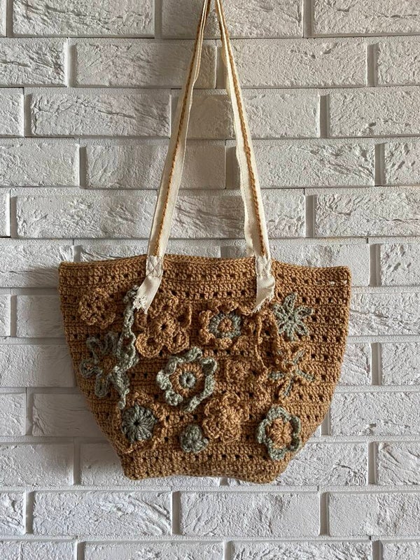 One-Off No. 14 – Crochet Floral Tote