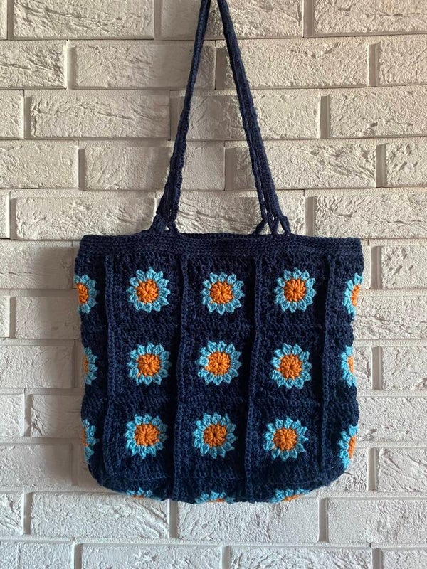 Patchwork No. 34 – Midnight Daisy Tote