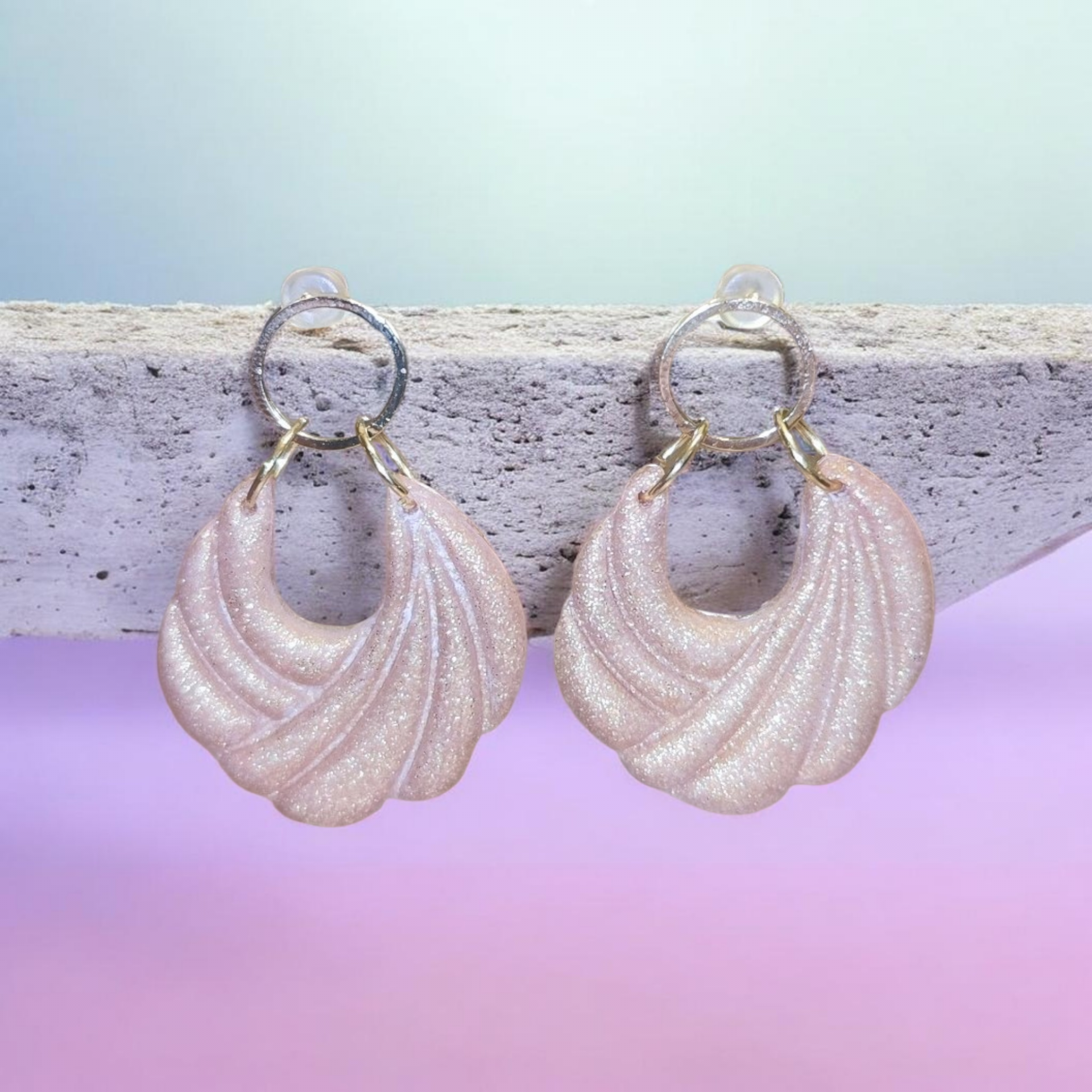 Solyne - Boucles d'oreilles en argile polymère - rose gold pailleté