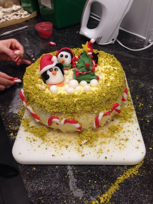 Dekorationskurs: Tortendeko mit Rollfondant am 26.08.26 18-22 Uhr