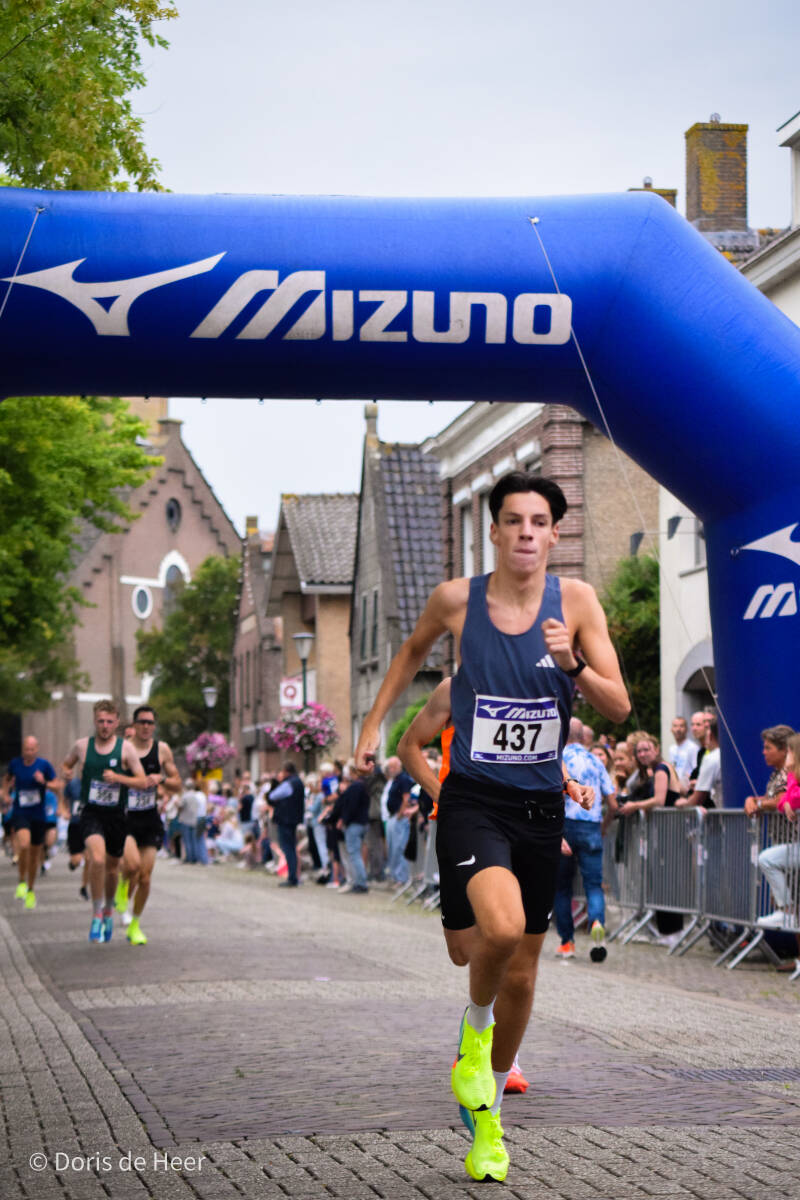 feestweek24-seuterloop-099-standard.jpg