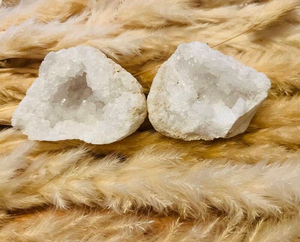 Géode Cristal de roche 8cm 1/2