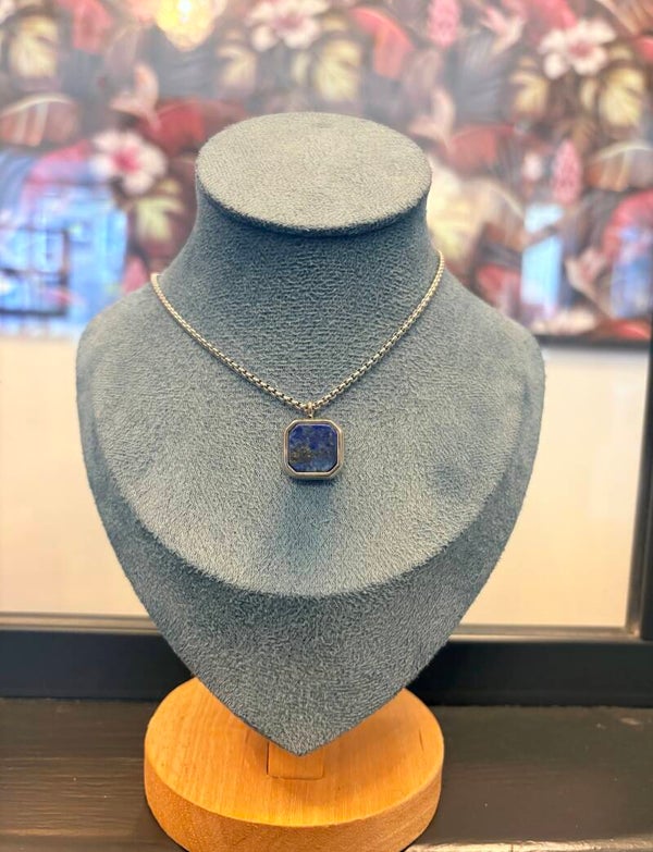 Créer moi un texte pour mon site acier inoxydable lapis lazuli