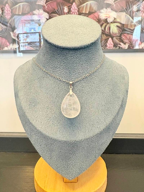 ✨ Collier goutte Cristal de Roche – Clarté & élévation énergétique ✨