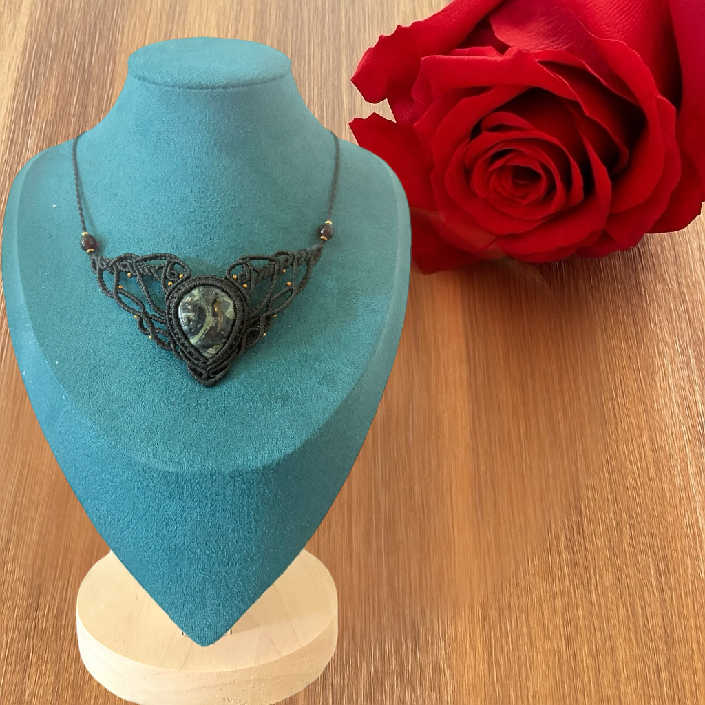 Collier en macramé – Jaspe Kambaba (fait main)