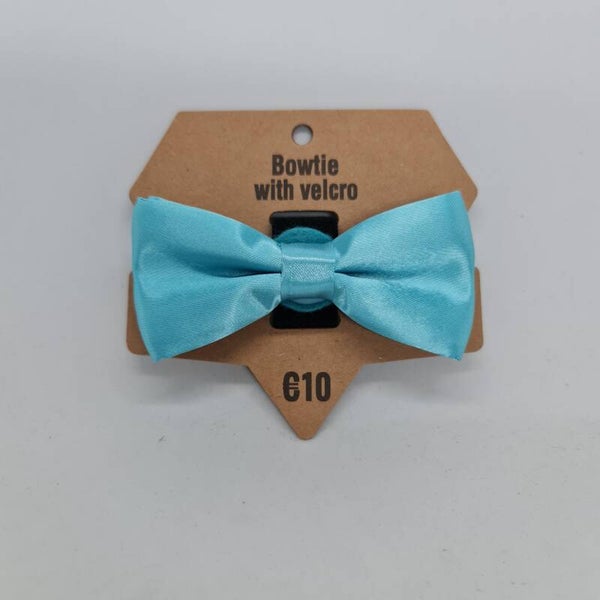 Strikje met velcro lichtblauw