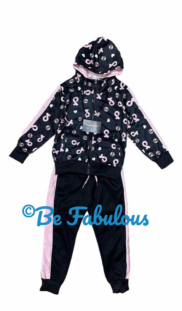 Trainingspak model TikTok zwart