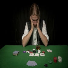 Hoofdindehanden.jpg