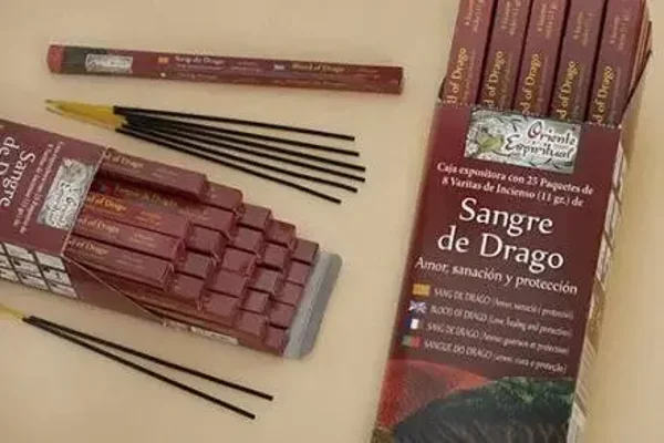 INCIENSO SANGRE DE DRAGO (SANACIÓN, PROTECCION Y AMOR) KARMA 8 VARILLAS 10 G.
