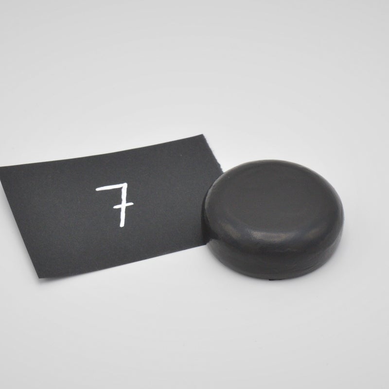 7: Round/flat/small €25 + processing costs. 4,5 x 2 cm