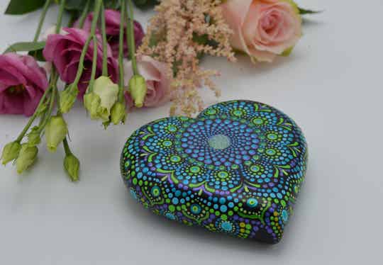 Handbeschilderd mandala Loriennehart