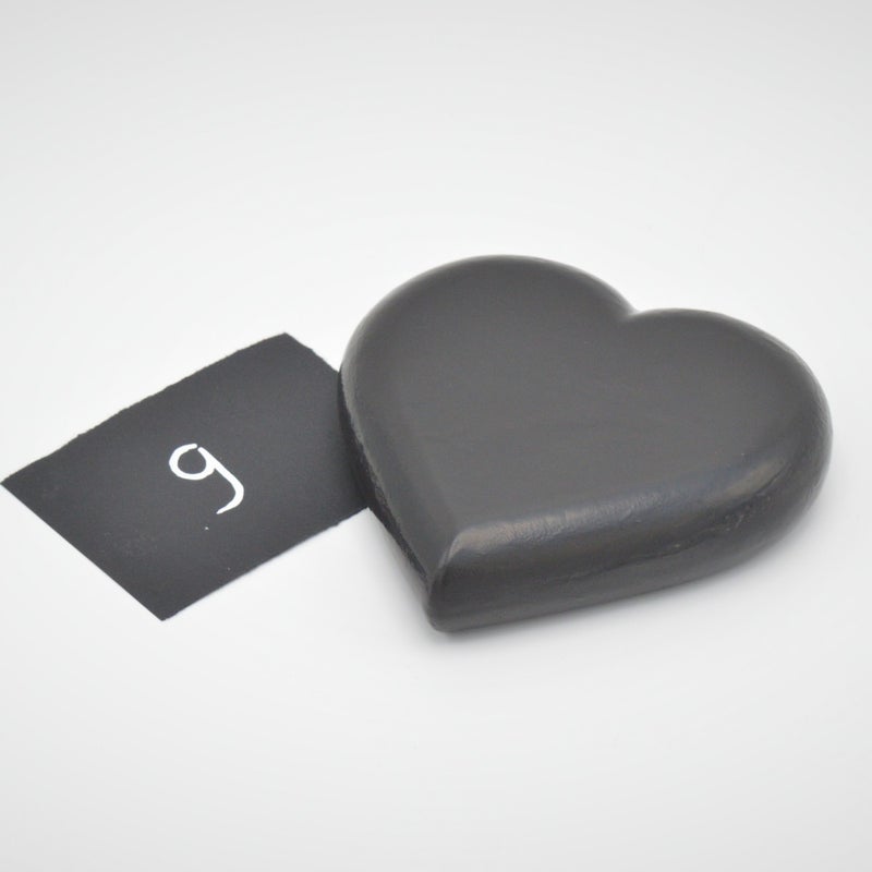 9: Heart/big/flat €45/€55 + processing costs. 7,5 x 7,0 x 3,5 cm