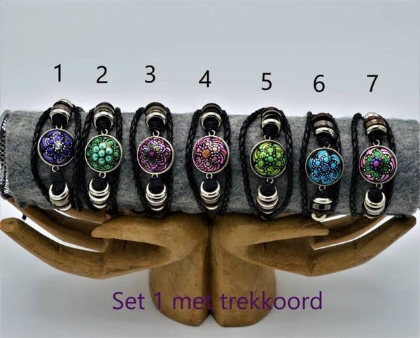 Armbanden met trekkoord/ Bracelets with drawstring