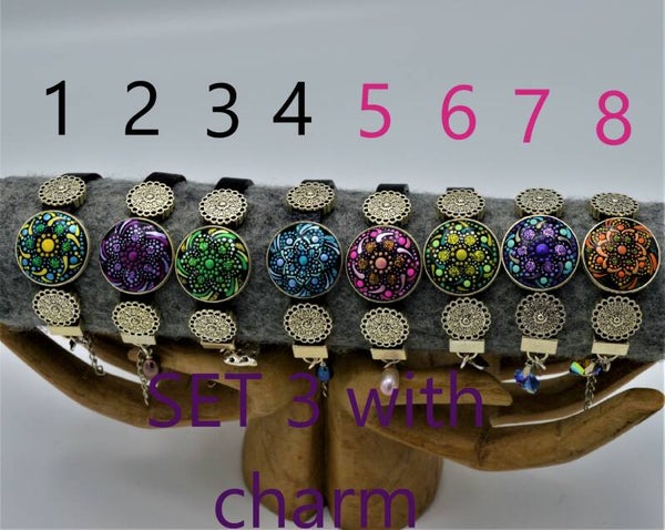 Armbanden met charm / Bracelets with charm