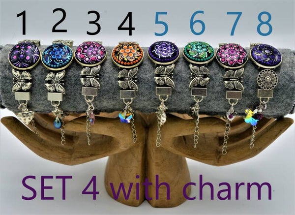 Armbanden met charm / Bracelets with charm