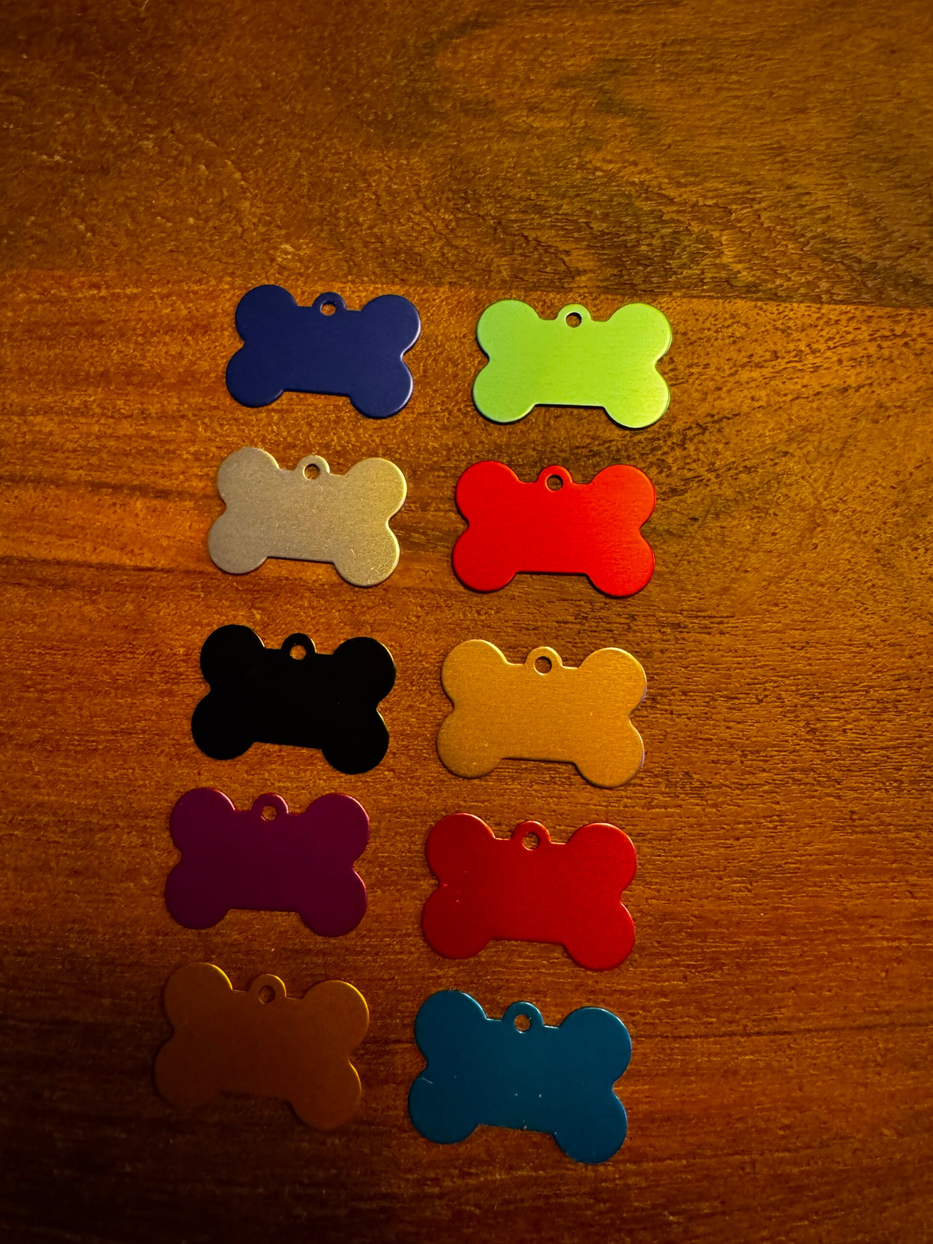 Bot vorm Aluminium hondenpenning dubbelzijdige gravure