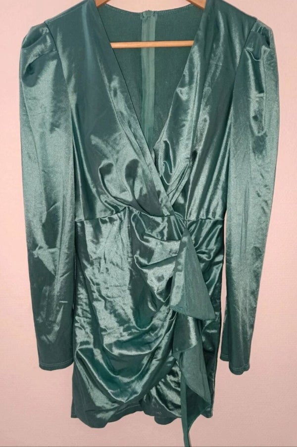 Robe satiné verte- Taille 34