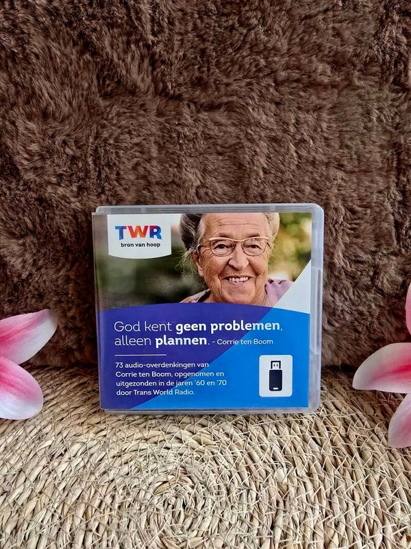 God kent geen problemen, alleen plannen – Corrie ten Boom (USB-stick)