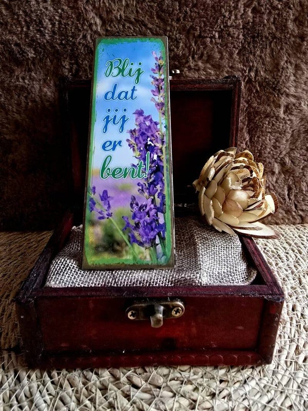 Magneet 'Blij dat jij er bent!' – Kleurrijke koelkastmagneet met lavendel