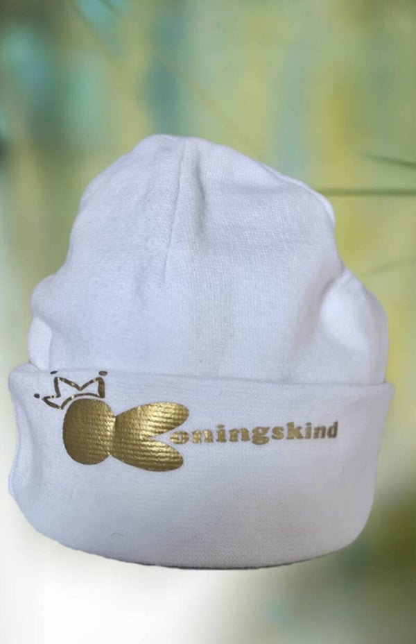 Baby Mutsje "Koningskind" met Gouden Kroon