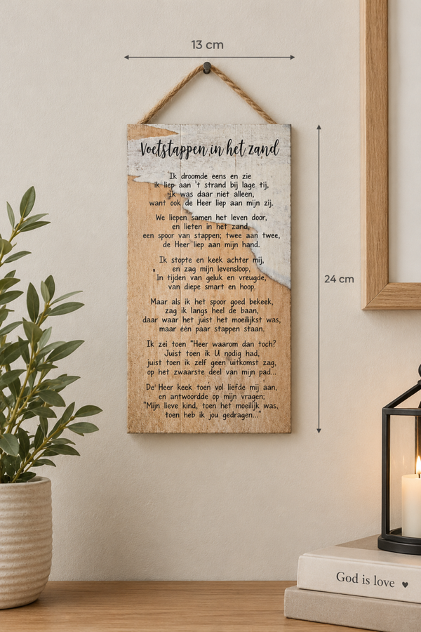 Houten Wandbord Voetstappen in het Zand (24x13 cm) – Christelijk Cadeau met een Hart