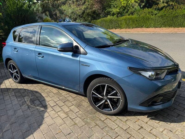 TOYOTA AURIS 1.8 VVT-i Hybrid 136PK CVT Style Pack Senso & Touch 2 Go GPS