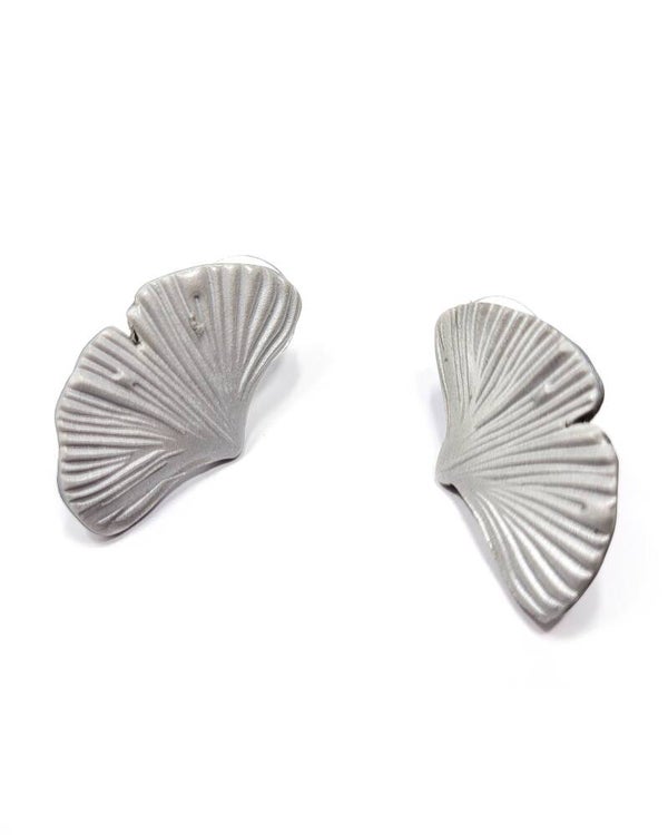 Clous d'oreilles feuille de Ginkgo argentée