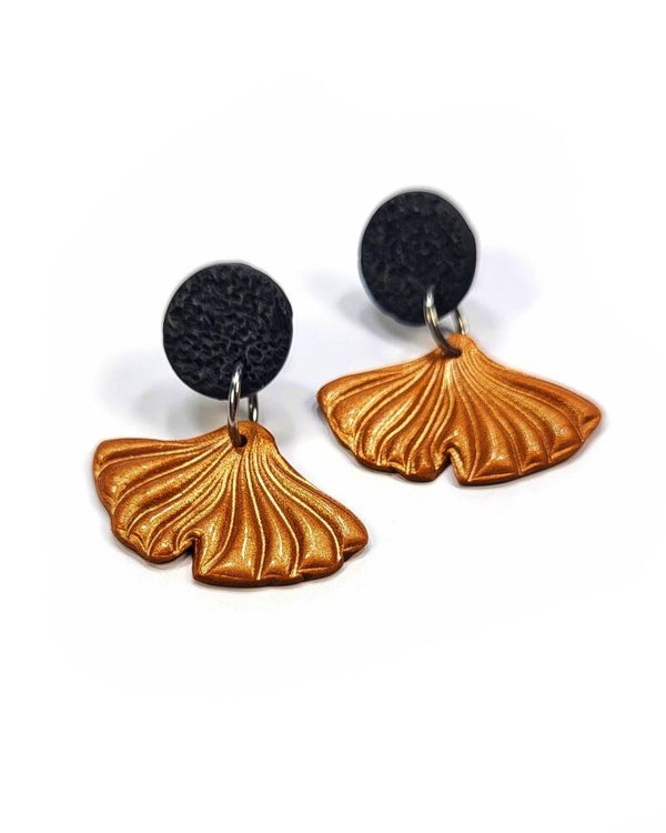 Clous d'oreilles avec feuille de Ginkgo cuivrée