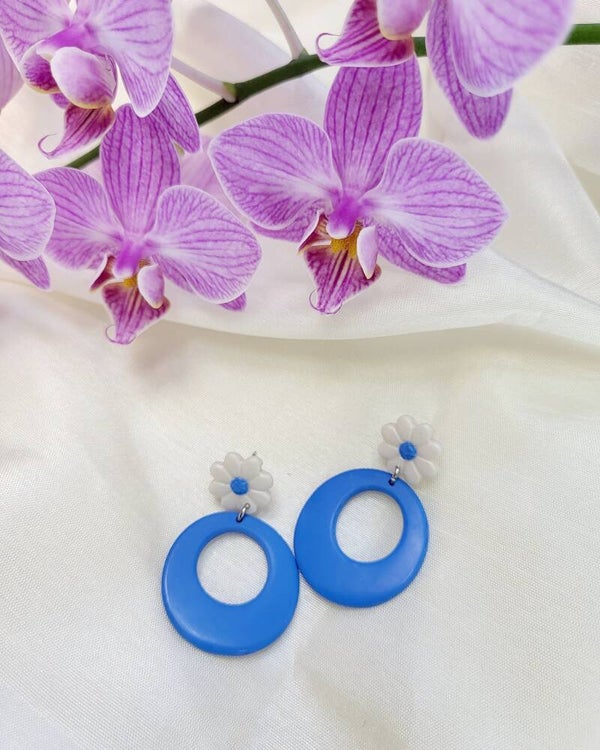 Boucles d'oreilles bleu-clous fleur