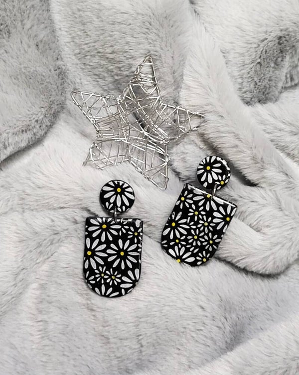 Boucles d'oreilles clous "Daisy" noir