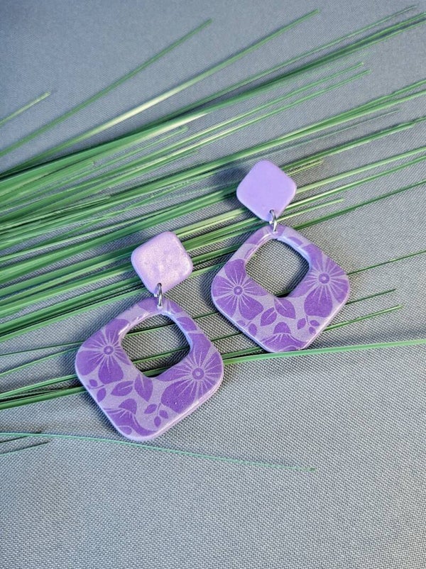 Clous d'oreilles "Hawaï" violet