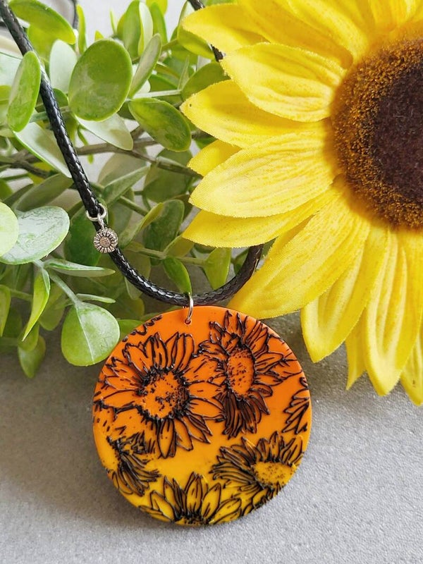 Sautoir artisanal "Rayon de Soleil" - L 'éclat du tournesol