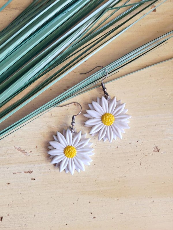 Boucles d'oreilles Marguerite | clous d'oreilles pendants