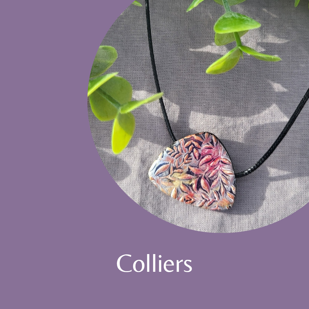 ​🌟 Succombez au charme de l'artisanat unique.  ​Bienvenue dans mon univers de colliers pendentif faits main en argile polymère. D'une Légèreté absolue, chaque pièce est imaginée, modelée et assemblée sur acier inoxydable avec passion dans mon atelier.