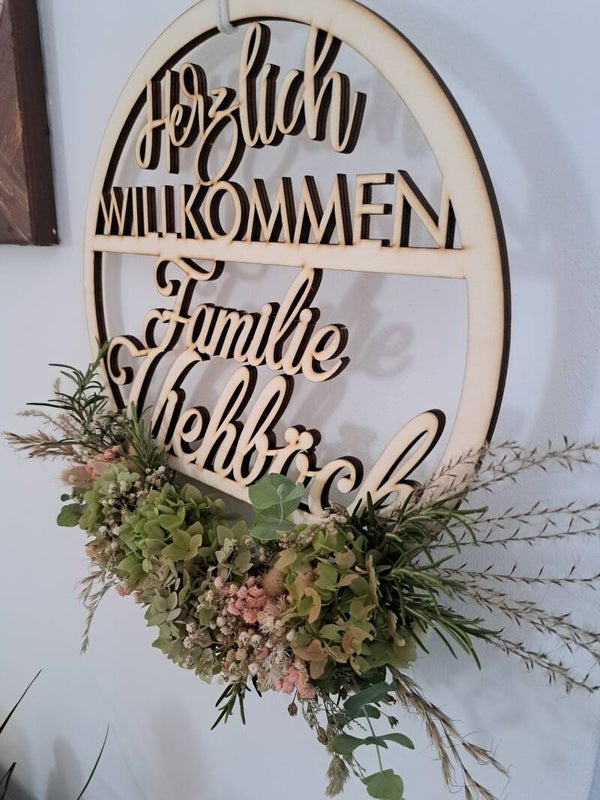 Individuelle Namensringe aus Holz – mit deinem Wunschtext
