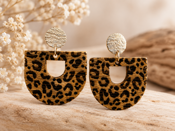 Holzohrringe mit Leopardenmuster