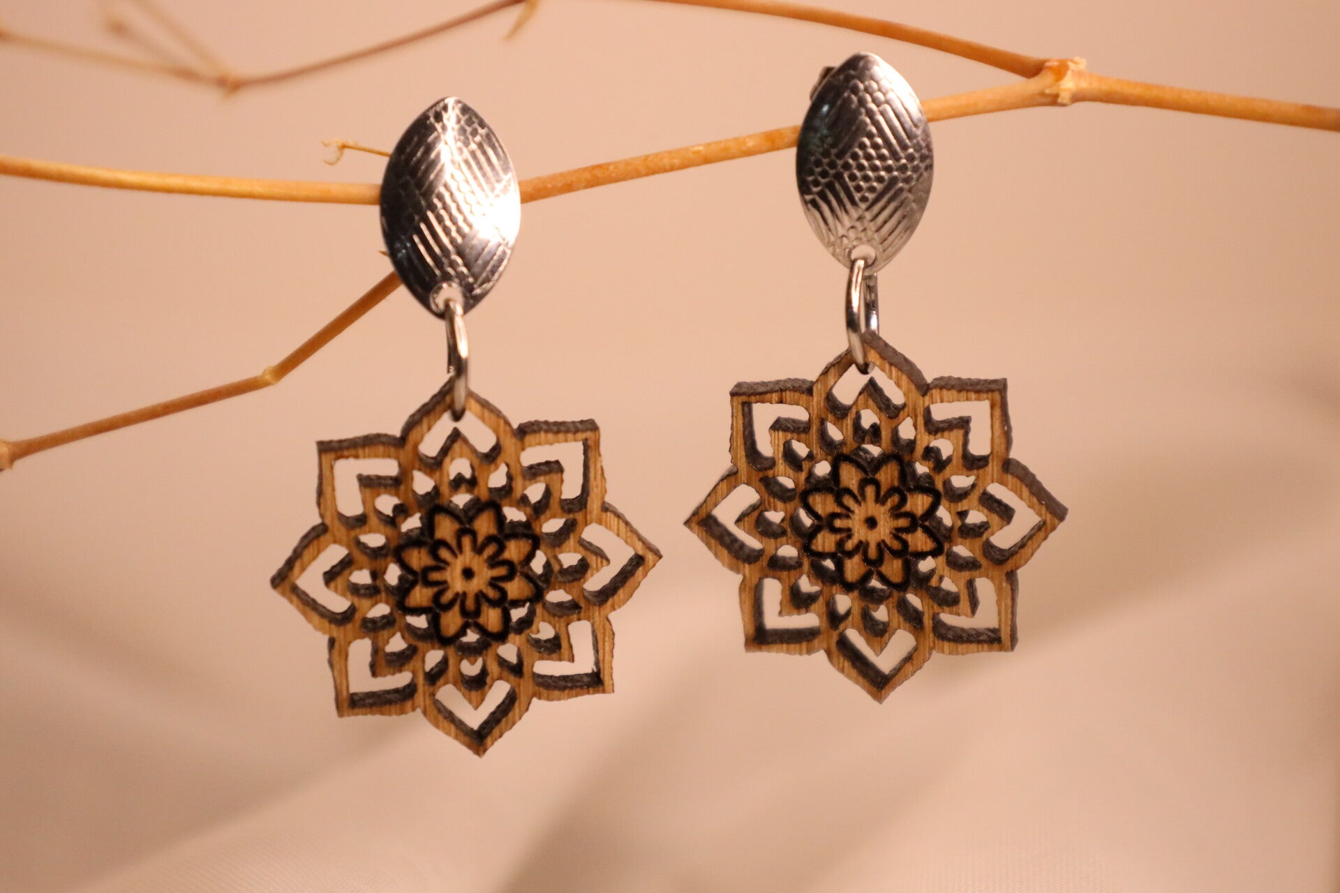 Zahara – Vollholz-Ohrringe mit Edelstahlstecker