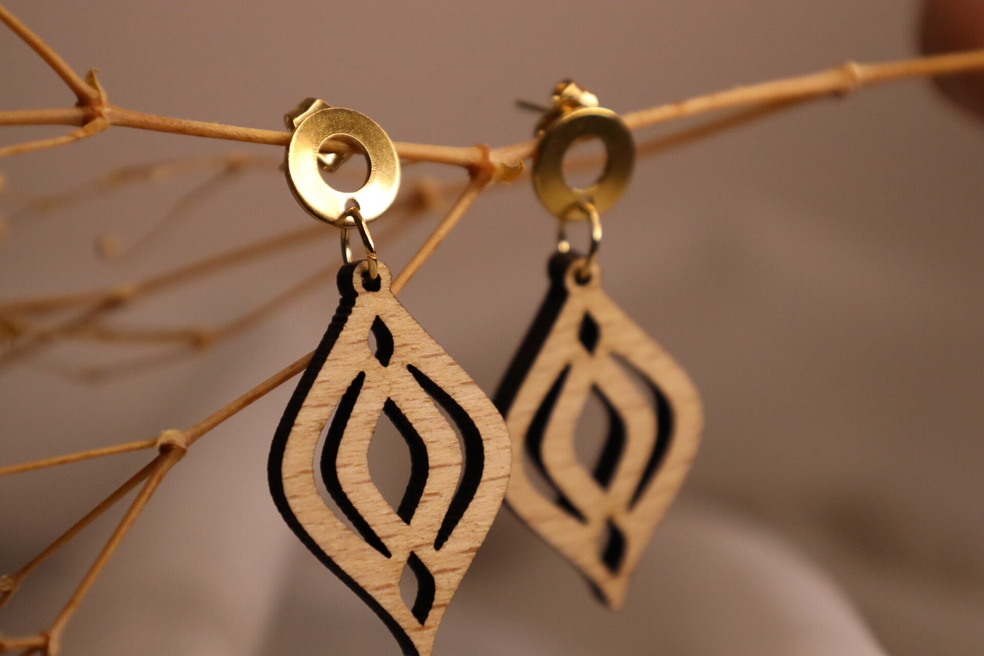 Nova – Vollholz-Ohrringe