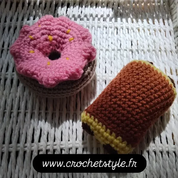 Lot de dînette donuts 🍩 et pain au chocolat crochet