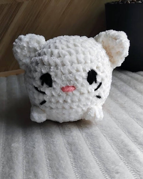 🐱 Chat Boule au Crochet – Peluche Amigurumi Fait Main