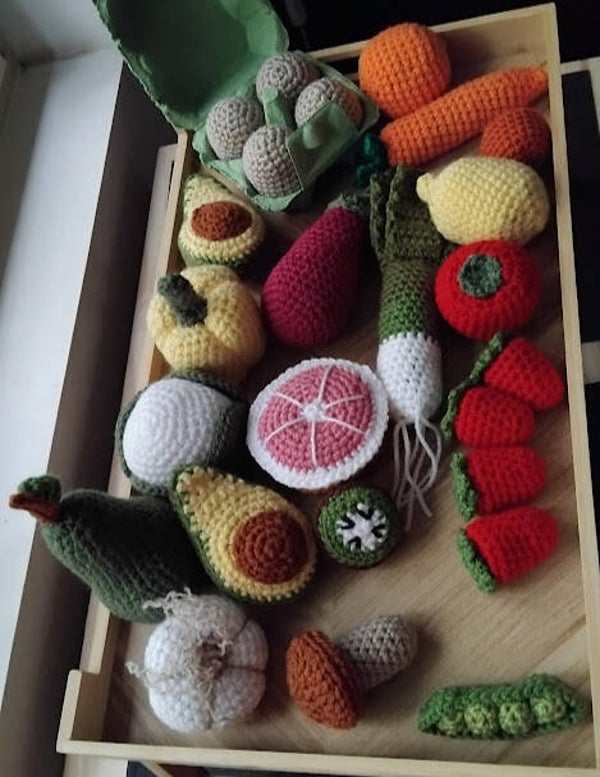 Lot dinette fruits et légumes, œufs au crochet