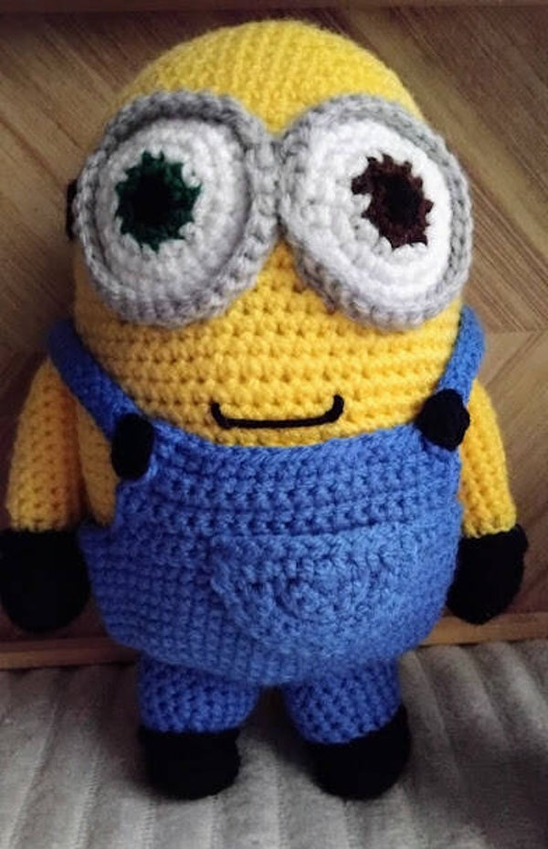 💛 Personnage les  Minions au Crochet – Amigurumi Fait Main Inspiré des Dessins Animés