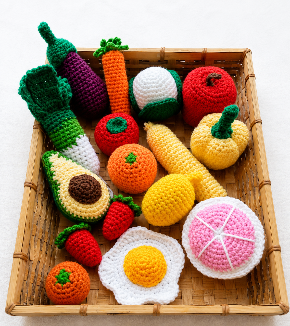Création fait main jouet dinette au crochet