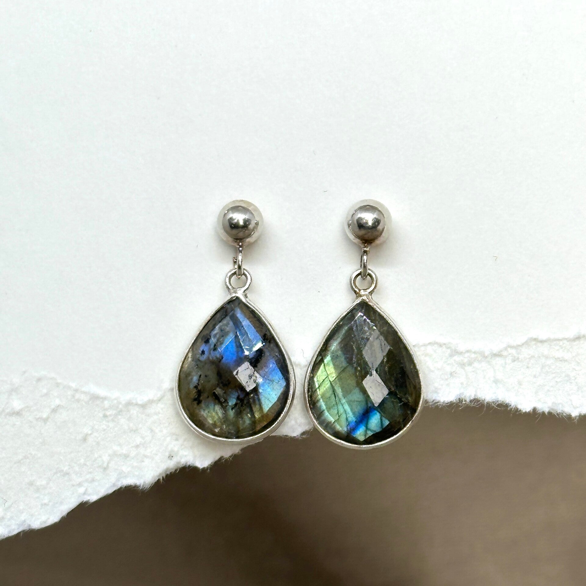 Labradoriet oorbellen L (Sterling silver) knopjes - Handgemaakt