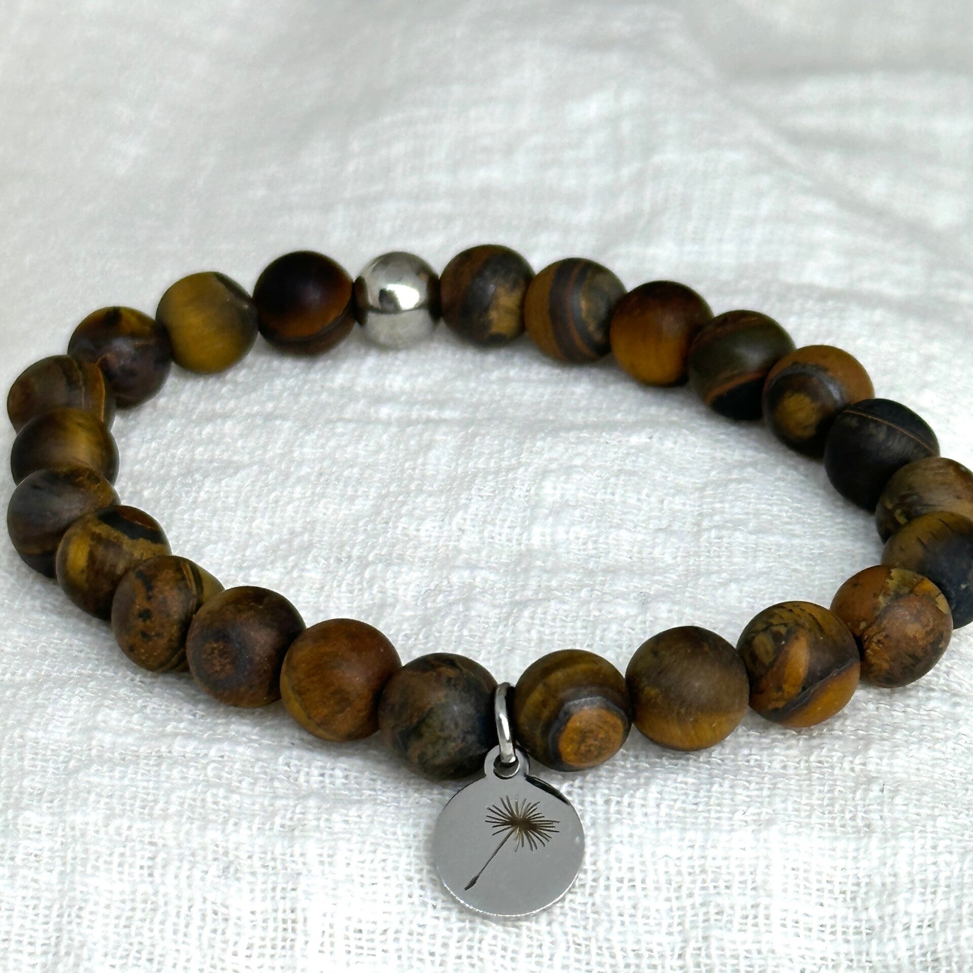 Rouwbandje Tijgeroog Mat (8 mm) – rouw armbandje met bedel