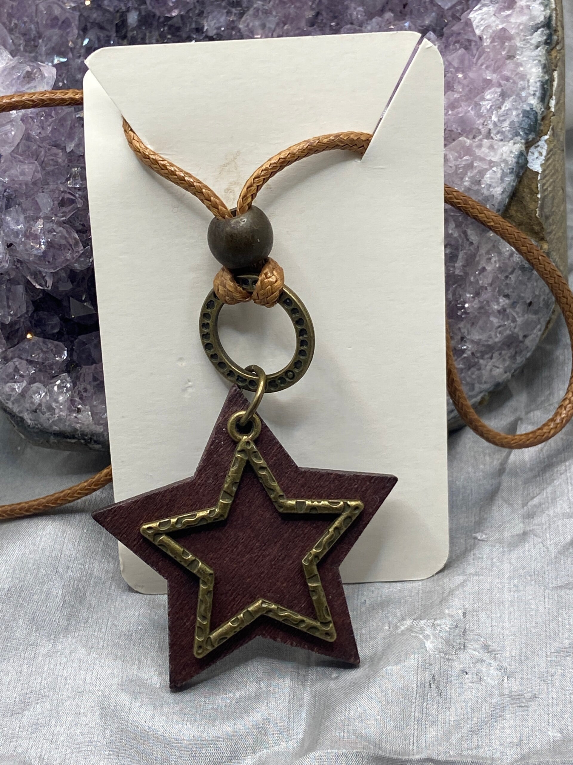 Collier étoile en bois et cordes