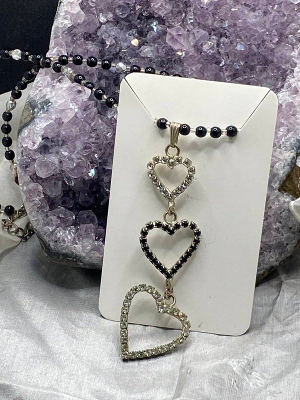 Collier perles et cœurs